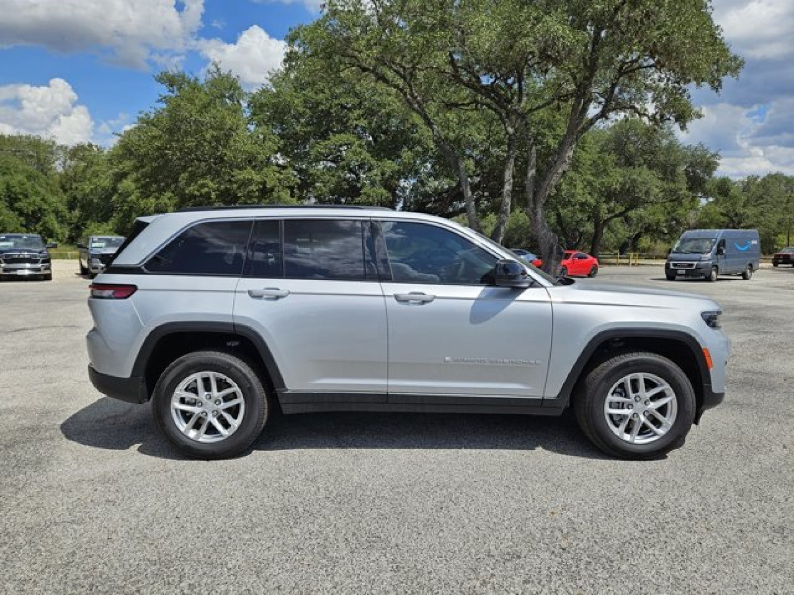 Certified 2024 Jeep Grand Cherokee Laredo with VIN 1C4RJGAG4RC186081 for sale in Devine, TX