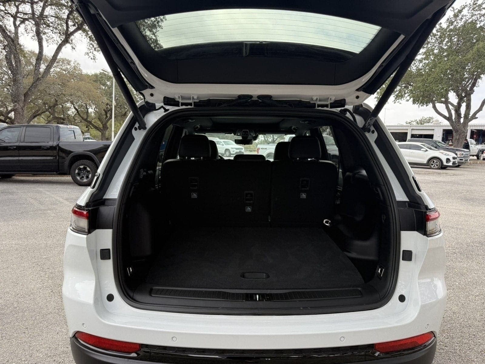 2025 Jeep Grand Cherokee Limited - Photo 13