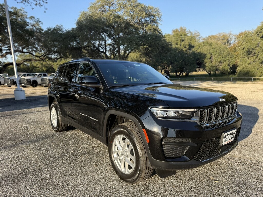 New 2025 Jeep Grand Cherokee LAREDO X 4X2 Sport Utility
