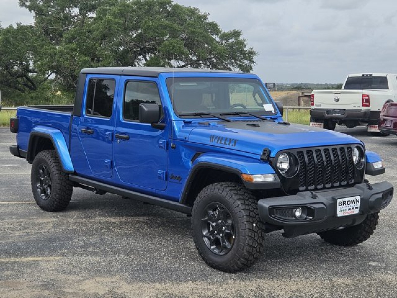 Certified 2023 Jeep Gladiator WILLYS with VIN 1C6JJTAM6PL594839 for sale in Devine, TX