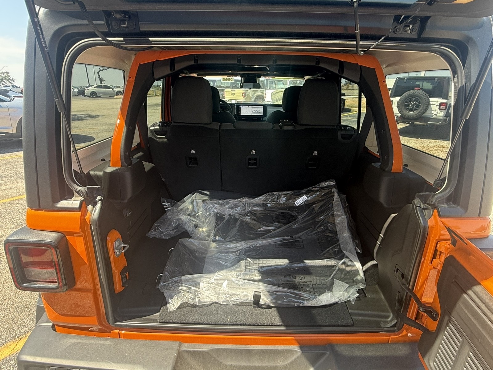 2025 Jeep Wrangler 4-Door Willys - Photo 13