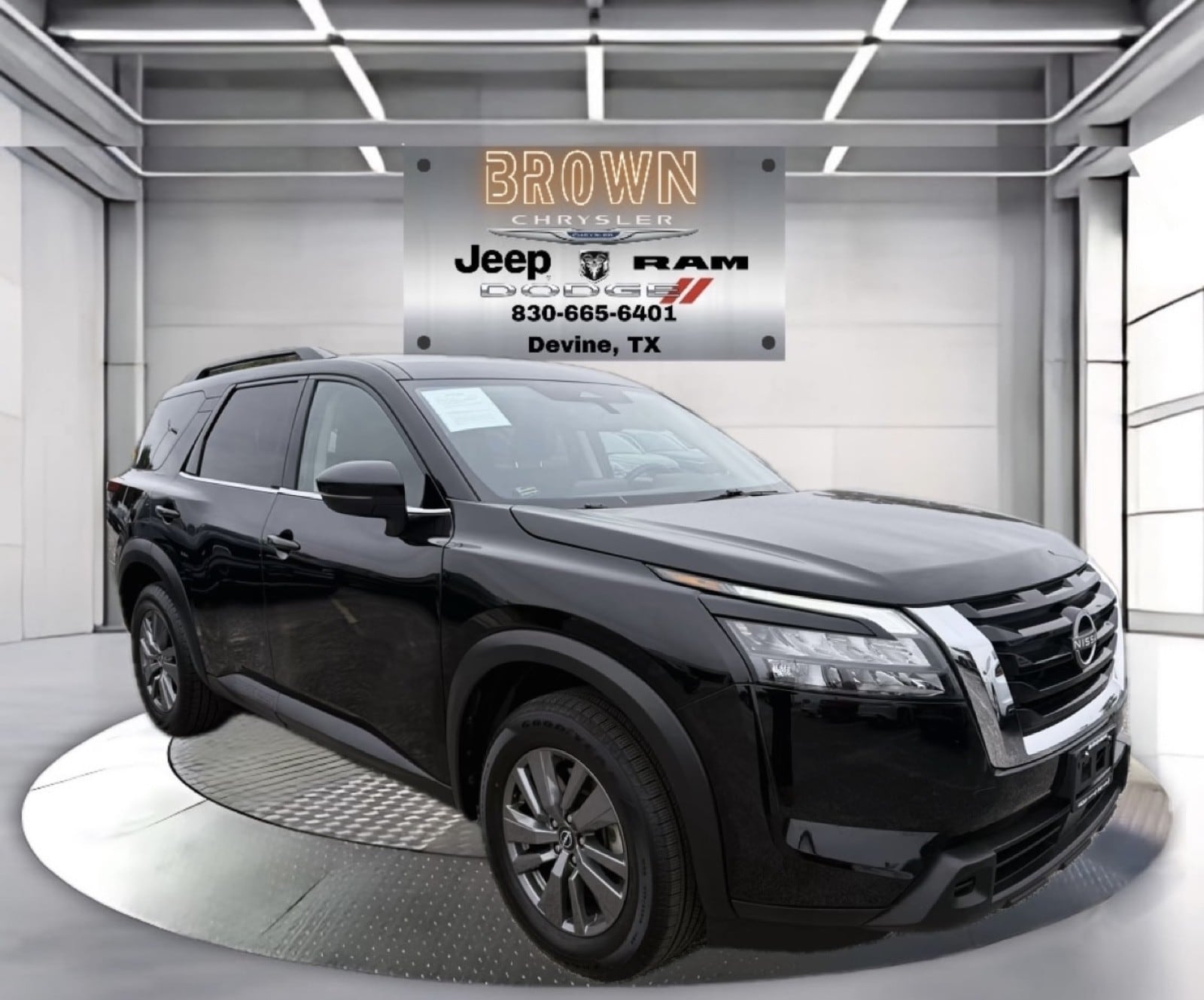 2024 Nissan Pathfinder SV's photo