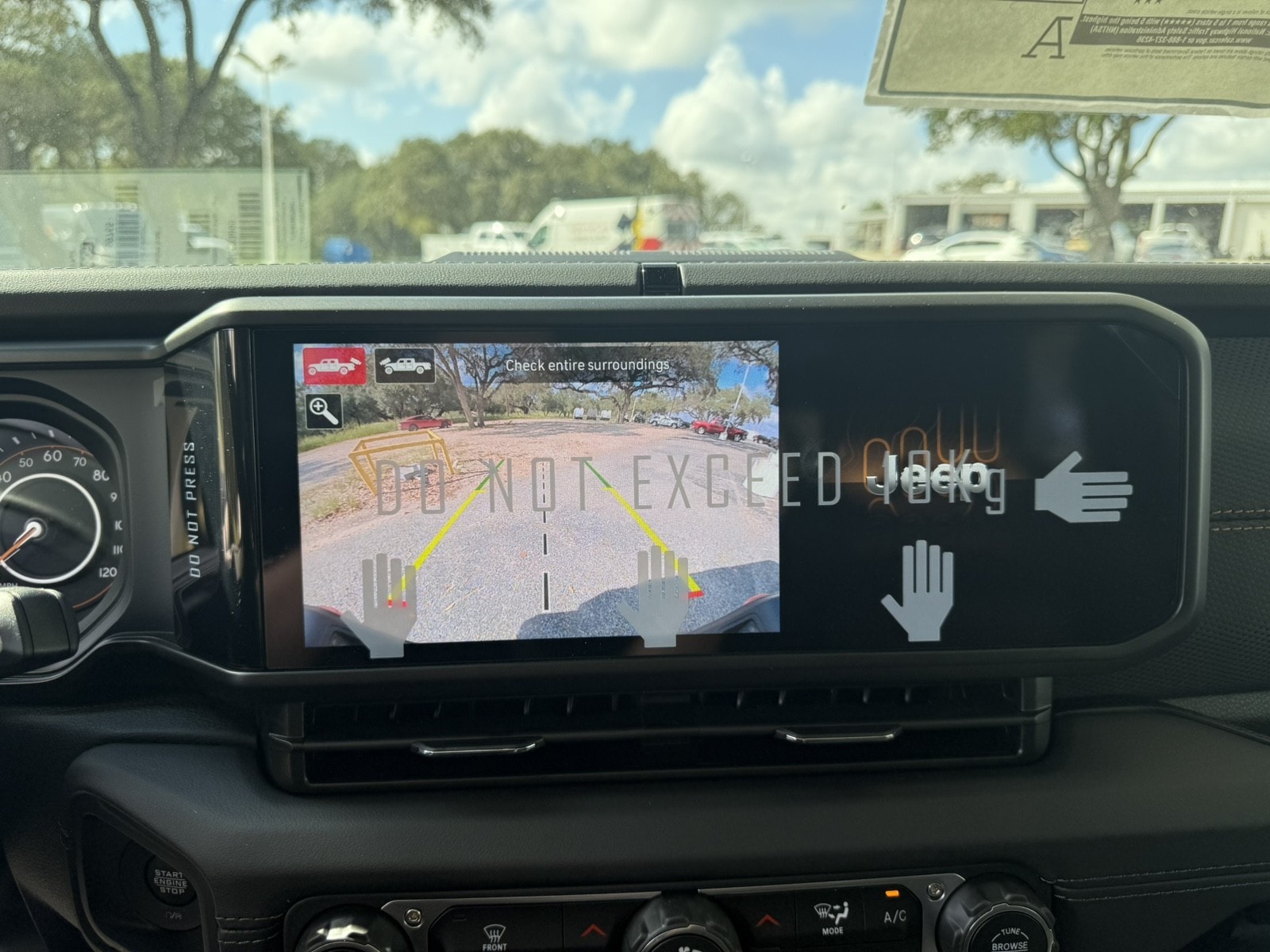 2025 Jeep Gladiator Mojave - Photo 23
