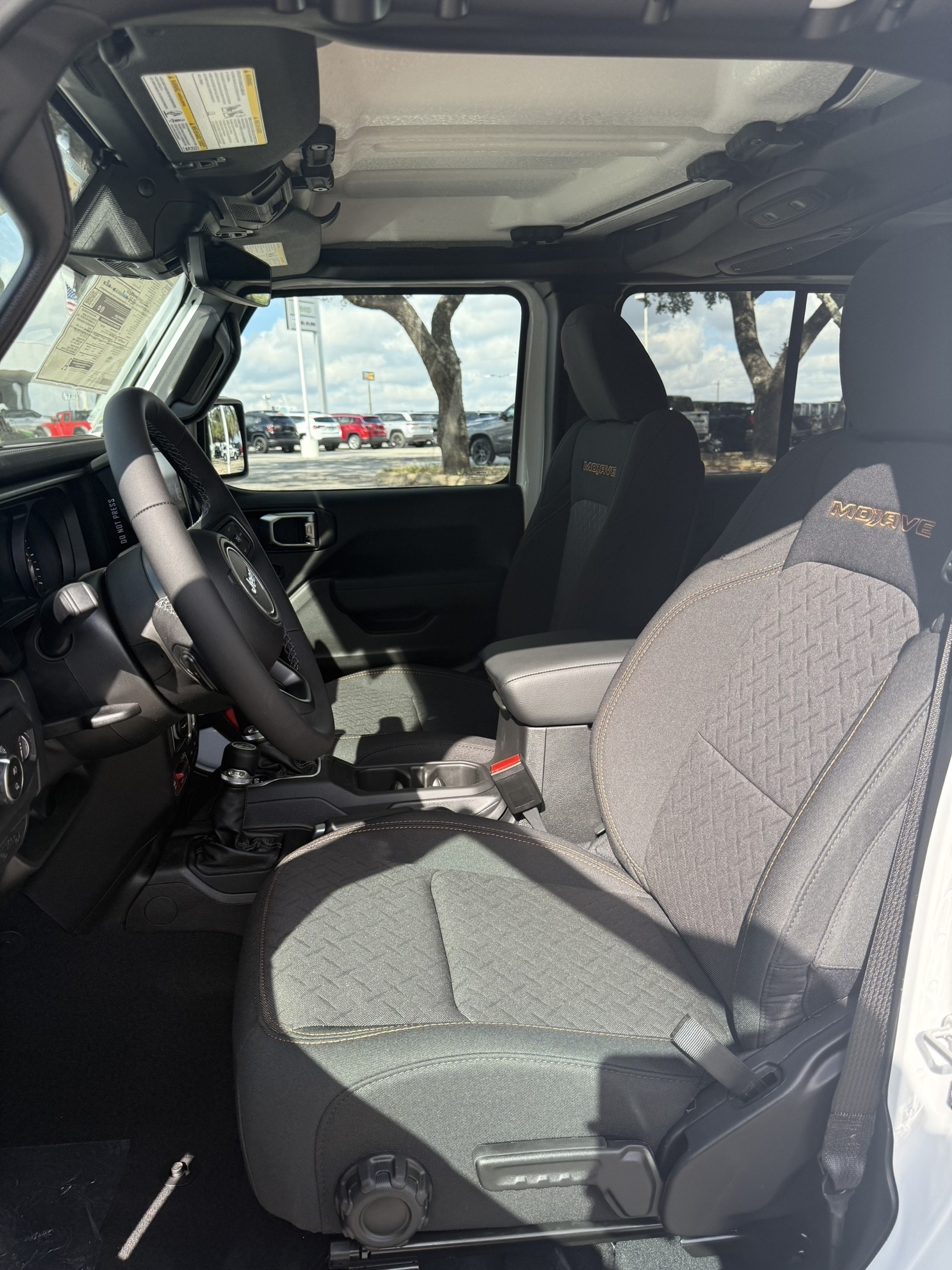 2025 Jeep Gladiator Mojave - Photo 12