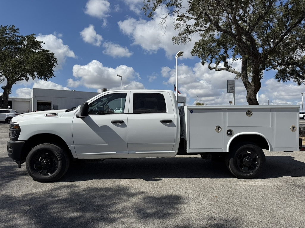 New 2026 Ram 2500 TRADESMAN CREW CAB 4X4 8' BOX Pickup