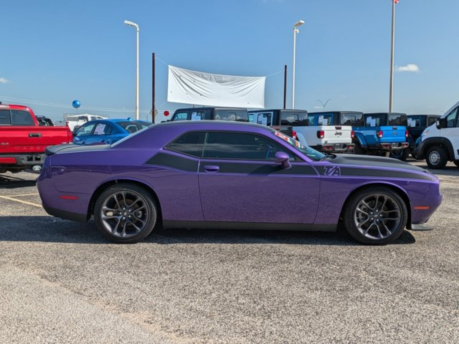 Used 2023 Dodge Challenger R/T with VIN 2C3CDZBT8PH662514 for sale in Devine, TX