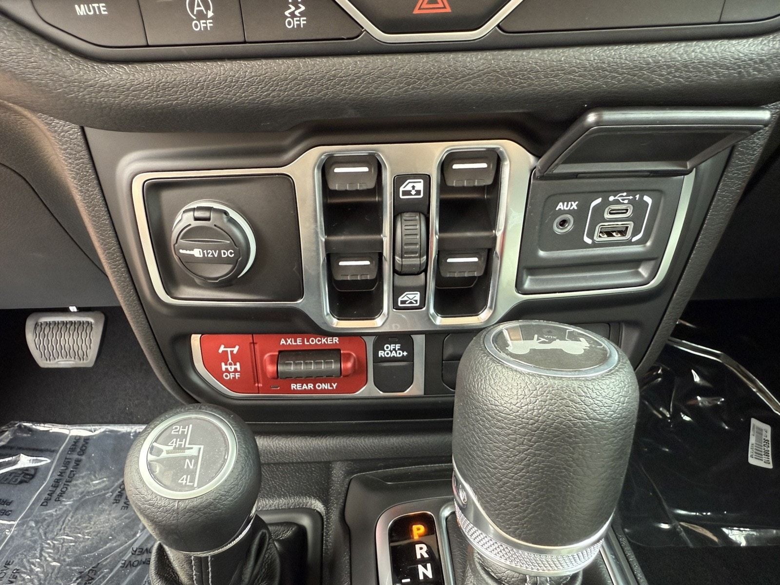 2025 Jeep Wrangler 4-Door Willys - Photo 30