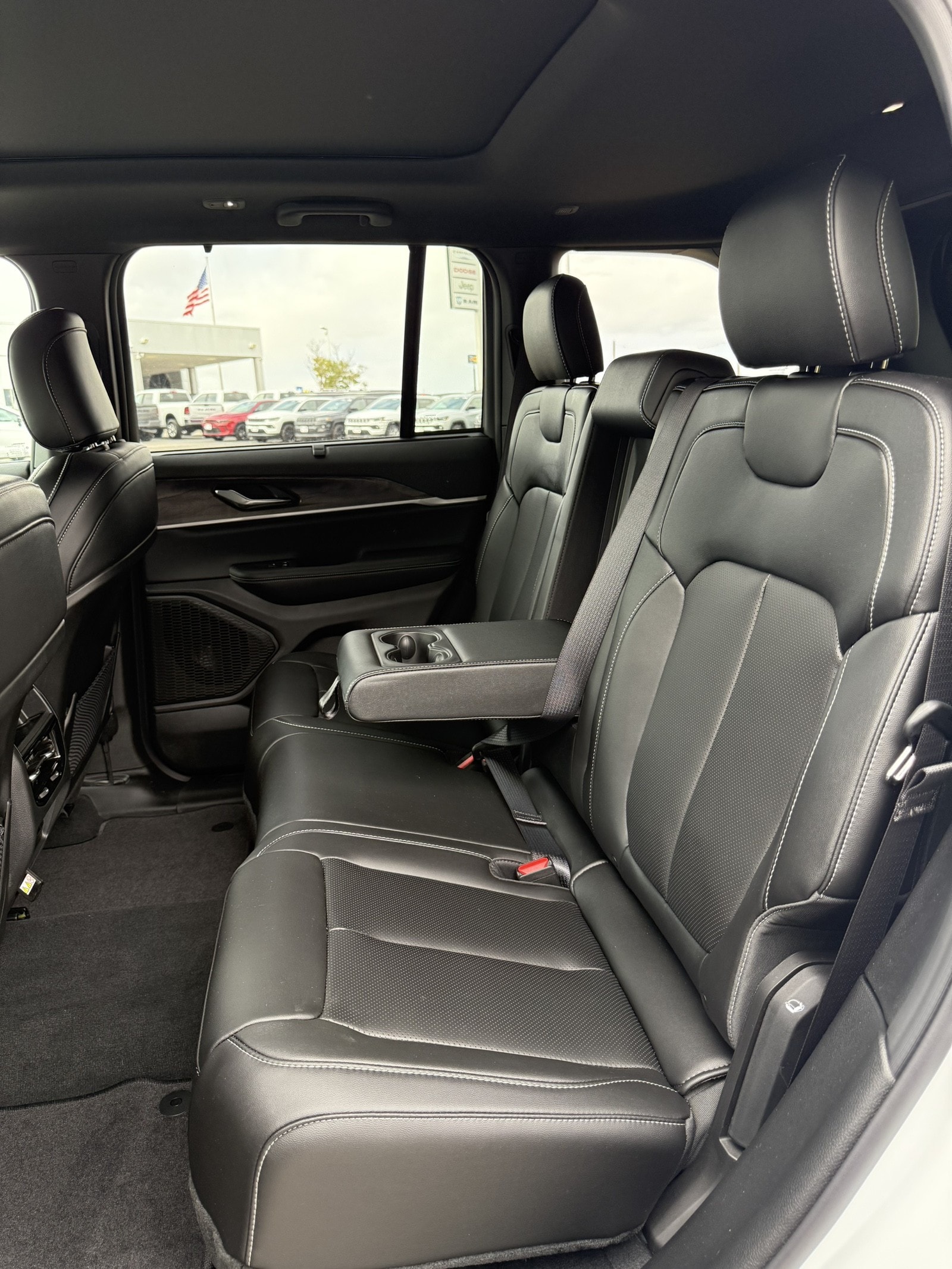 2025 Jeep Grand Cherokee Limited - Photo 17