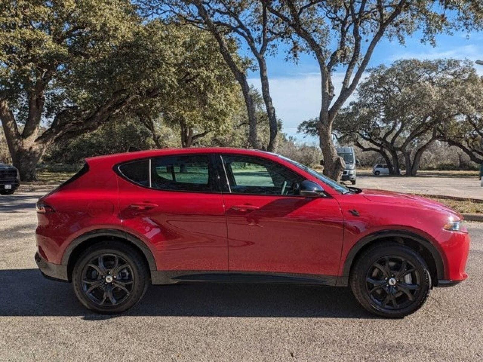 2024 Dodge Hornet R/T Plus photo 2
