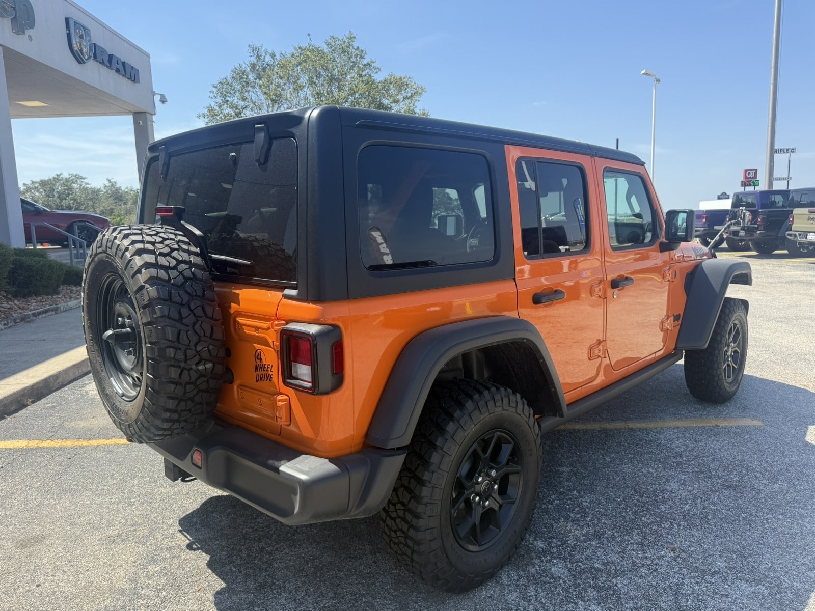 2025 Jeep Wrangler 4-Door Willys - Photo 7