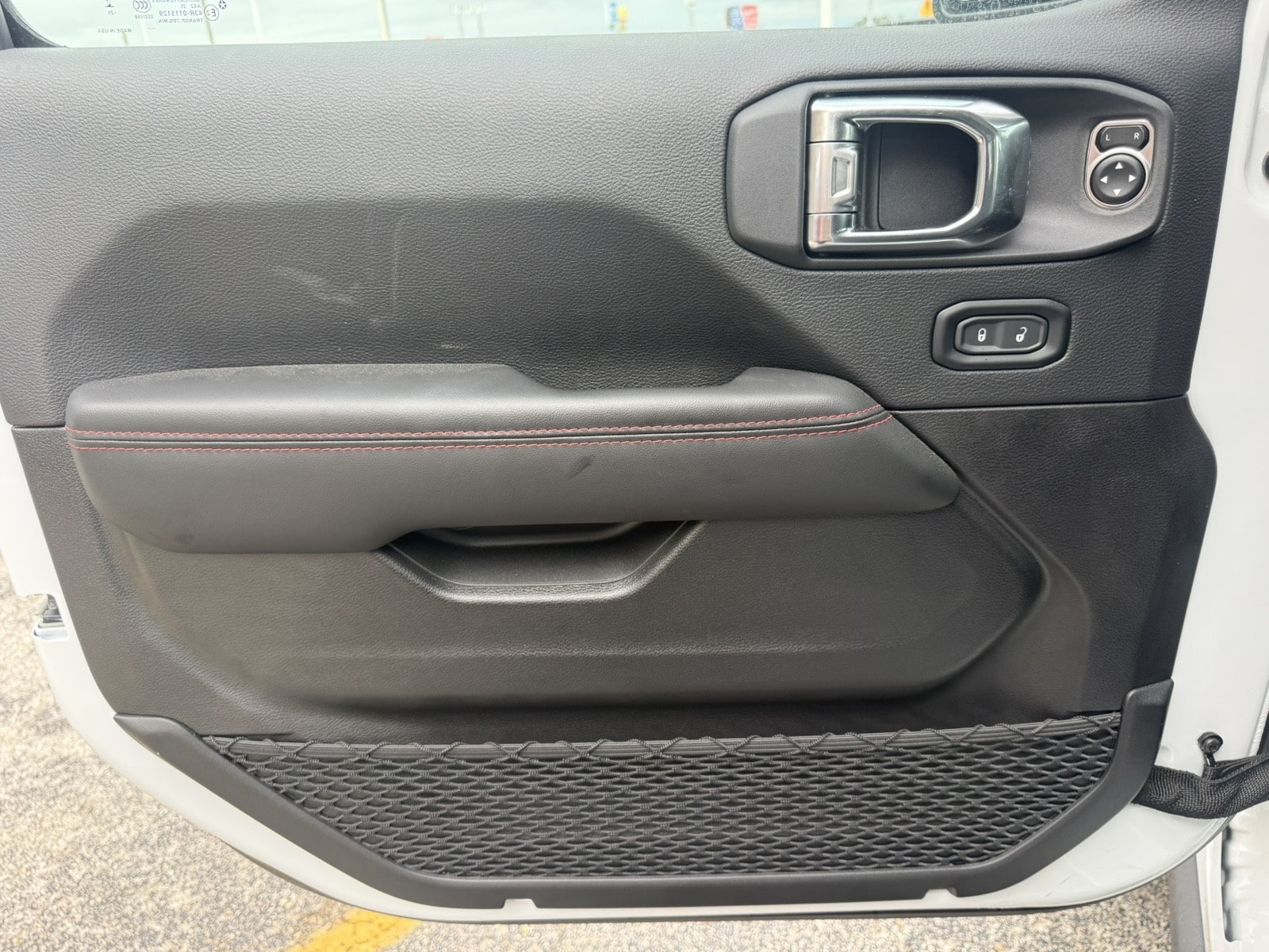 2025 Jeep Wrangler 4-Door Rubicon - Photo 17