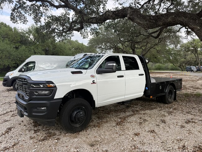 2026 Ram 3500 Chassis Cab TRADESMAN CREW   4X4 60' CA Pickup