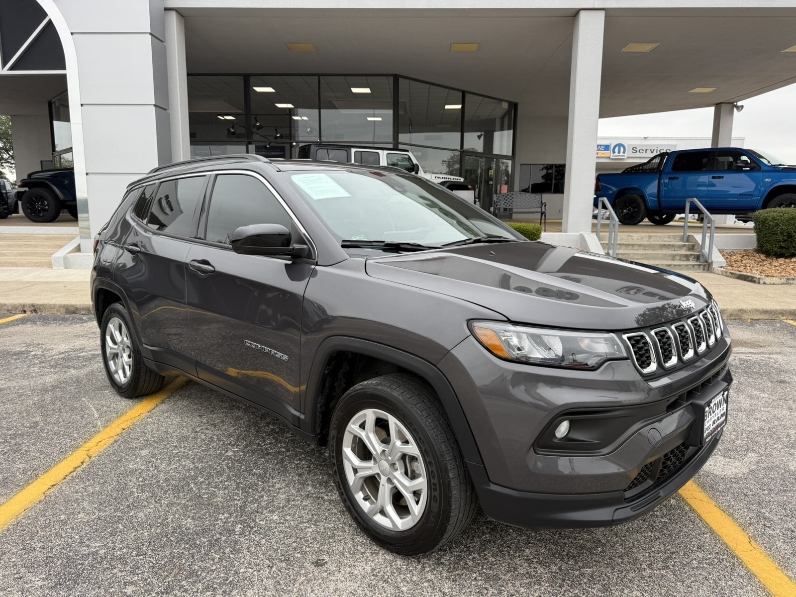 Vehicle Image 2