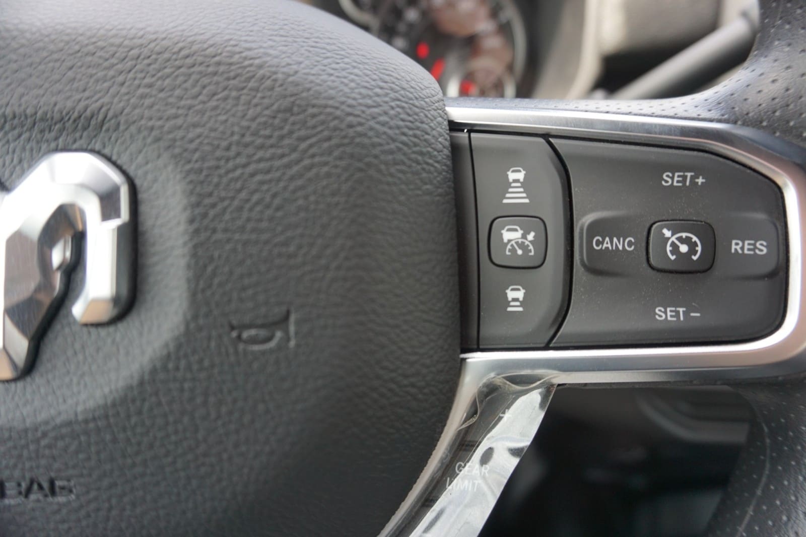 2025 RAM 3500 Tradesman - Photo 17