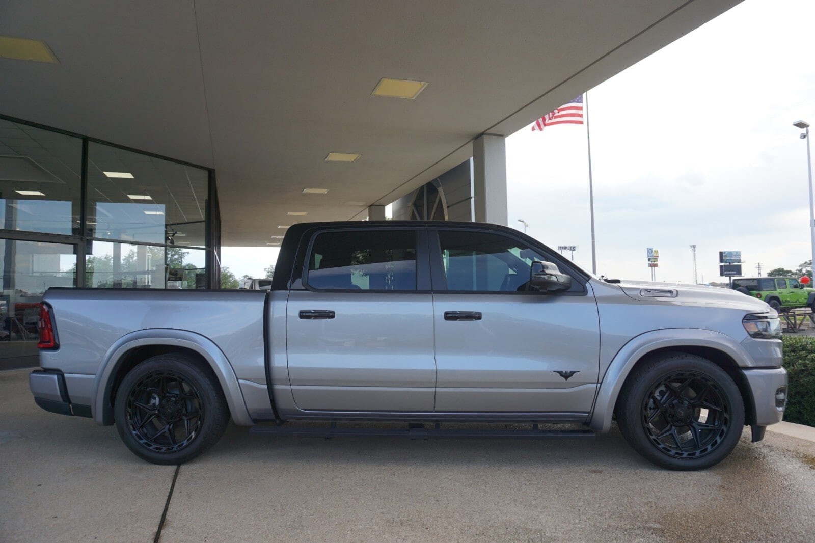 2025 Ram 1500 Big Horn photo 3