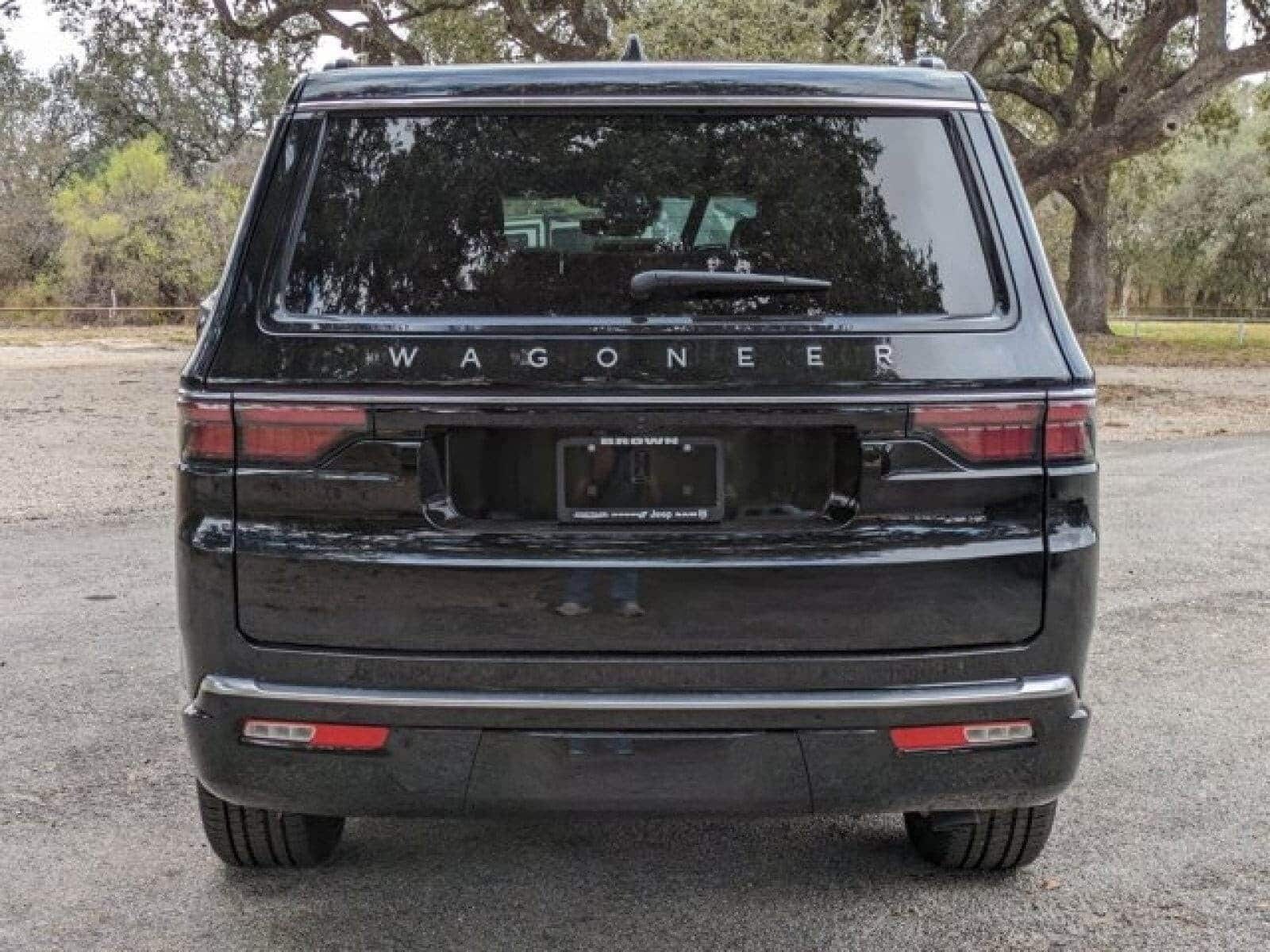 2024 Jeep Wagoneer photo 4