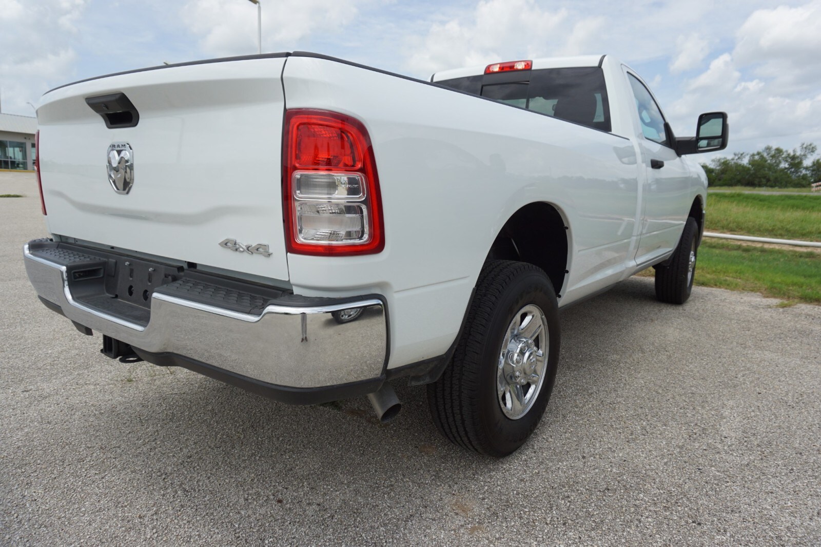 2024 Ram 2500 Tradesman photo 3
