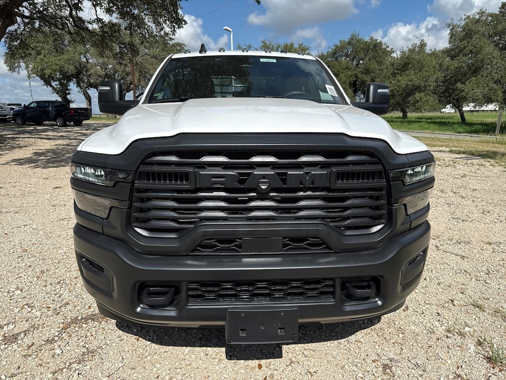 New 2025 Ram 3500 Chassis Cab 3500 TRADESMAN CREW CAB CHASSIS 4X4 60' CA Pickup