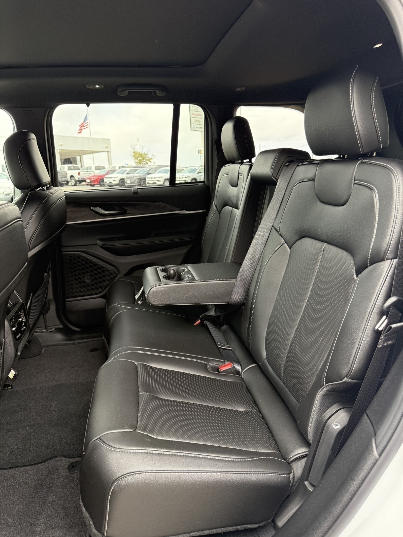 2025 Jeep Grand Cherokee Limited - Photo 17