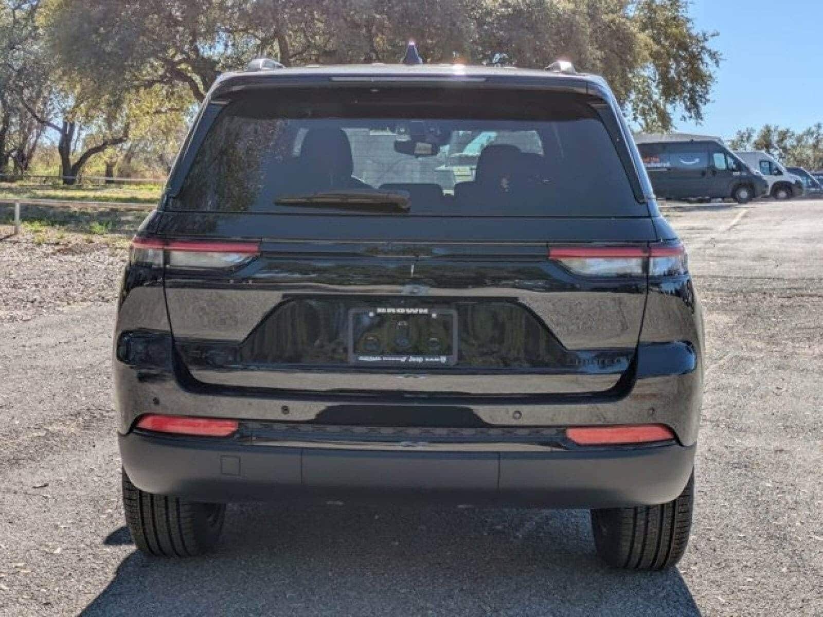 2024 Jeep Grand Cherokee Limited photo 4