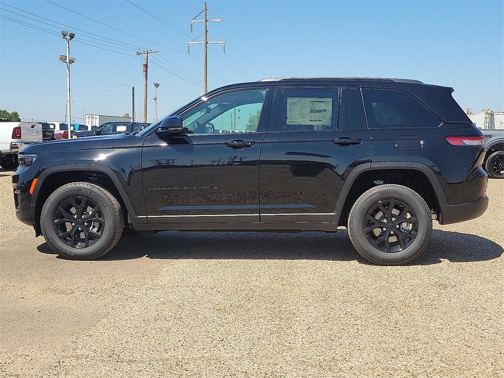 2025 Jeep Grand Cherokee Altitude photo 3