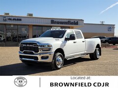 2026 Ram 3500 TRADESMAN CREW CAB 4X4 8' BOX Pickup