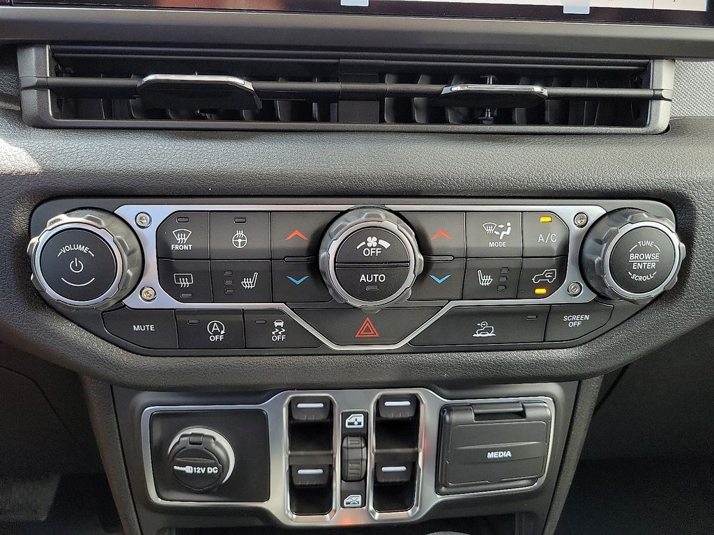 2025 Jeep Wrangler 4-Door Sport S - Photo 18