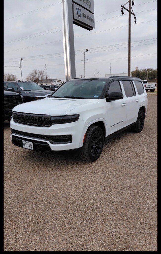 2024 Jeep Grand Wagoneer II photo 2