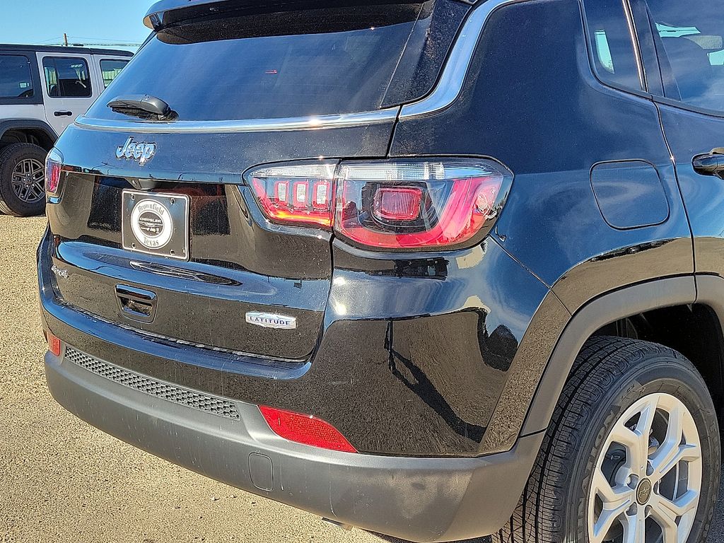2026 Jeep Compass Latitude - Photo 14