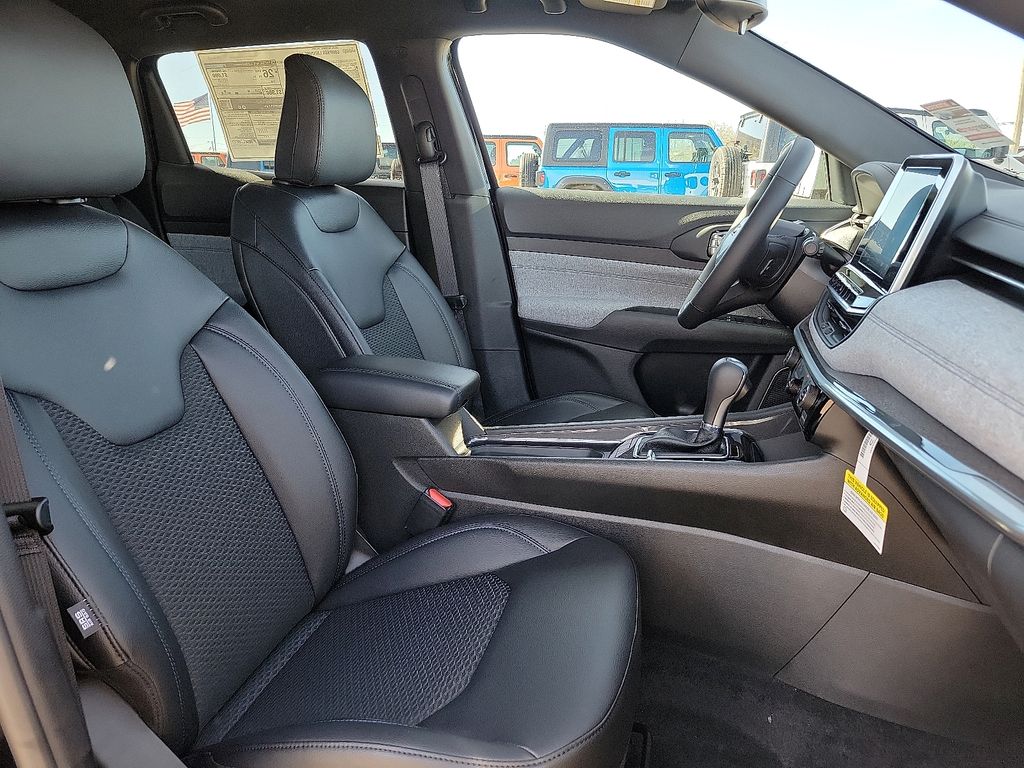 2026 Jeep Compass Latitude - Photo 24