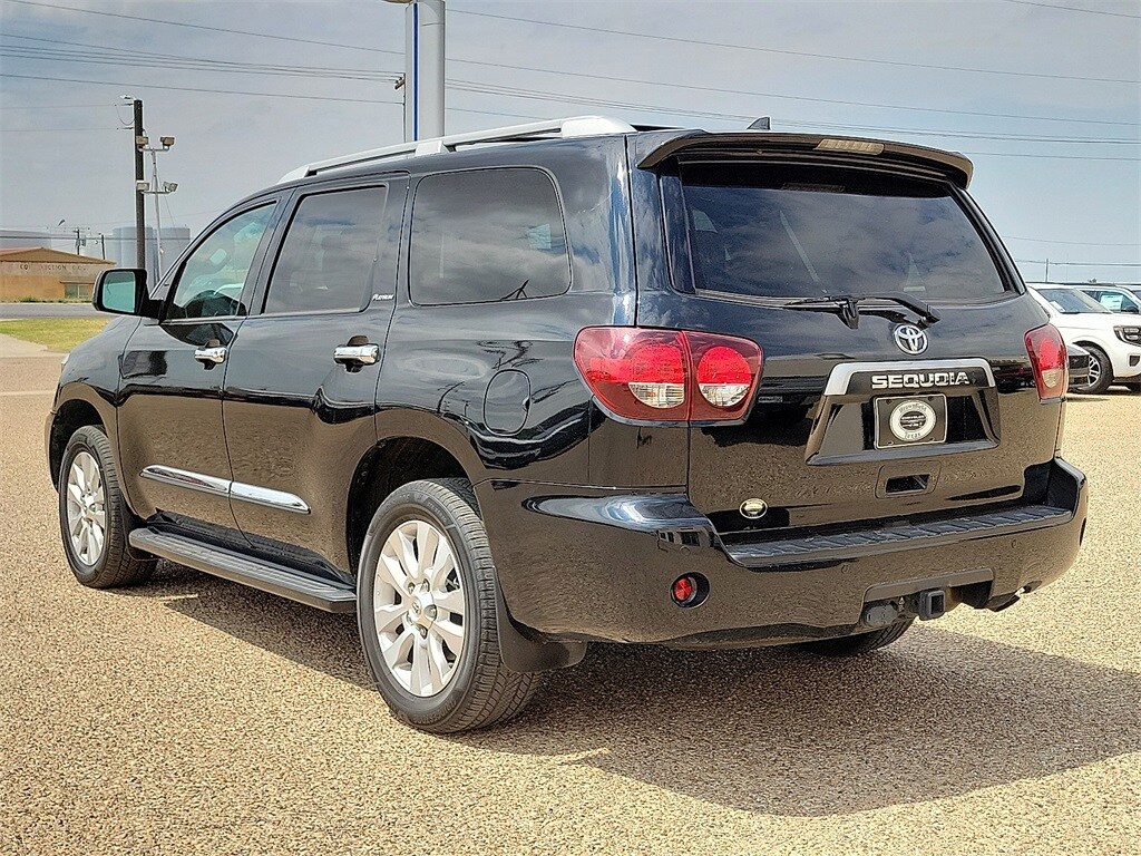 2021 Toyota Sequoia Platinum photo 4