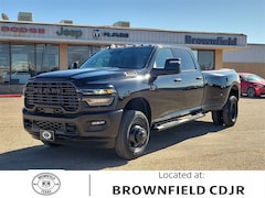 2026 Ram 3500 TRADESMAN CREW CAB 4X4 8' BOX Pickup