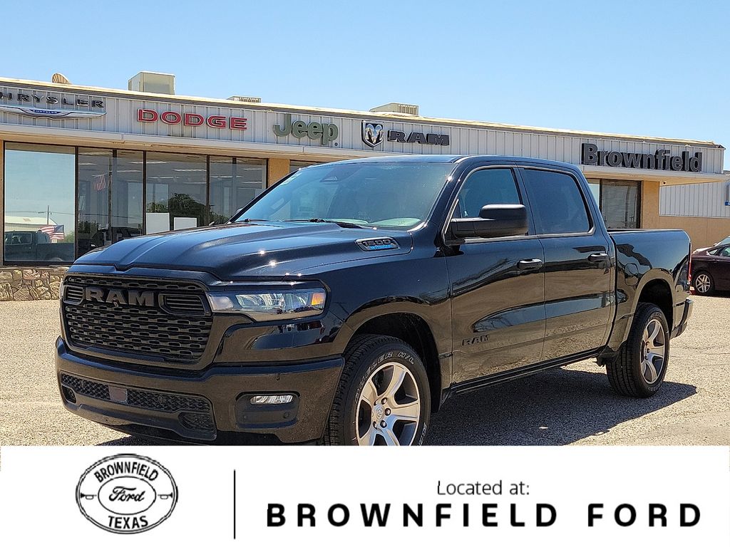 New 2026 Ram 1500 EXPRESS CREW CAB 4X2 5'7 BOX