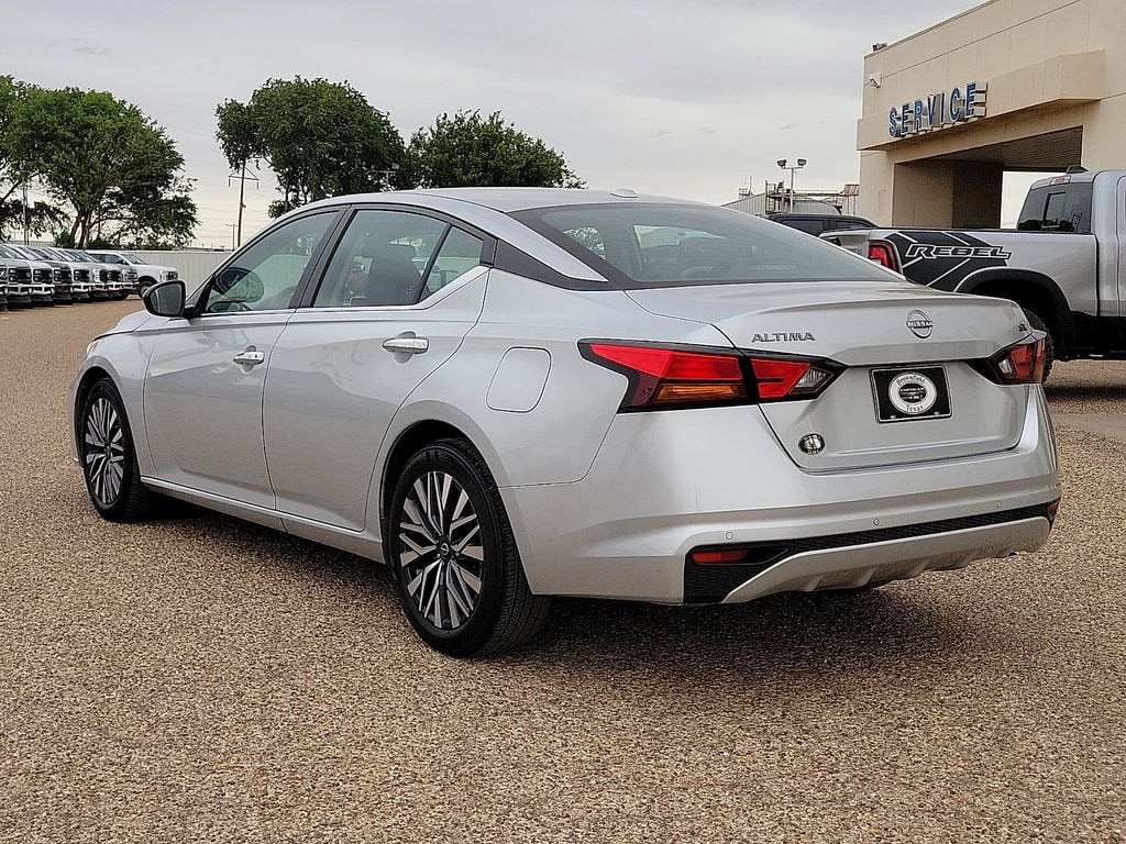 Used 2024 Nissan Altima 2.5 SV Sedan