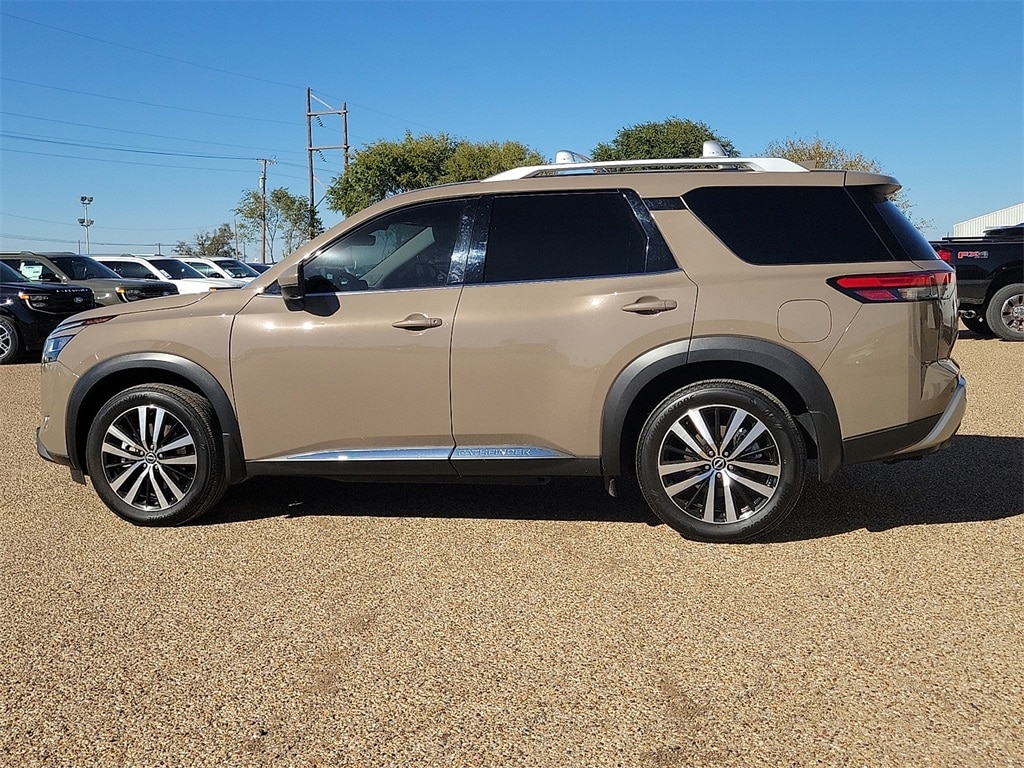 Used 2024 Nissan Pathfinder Platinum SUV