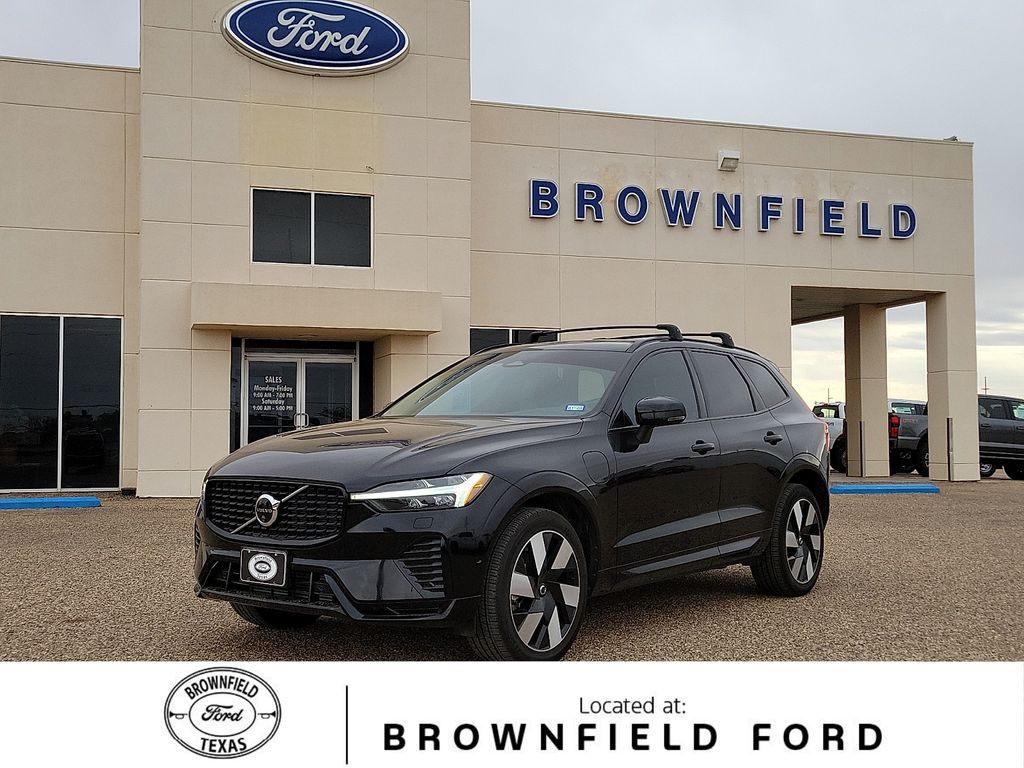 2025 Volvo XC60 T8 Plus Dark AWD's photo