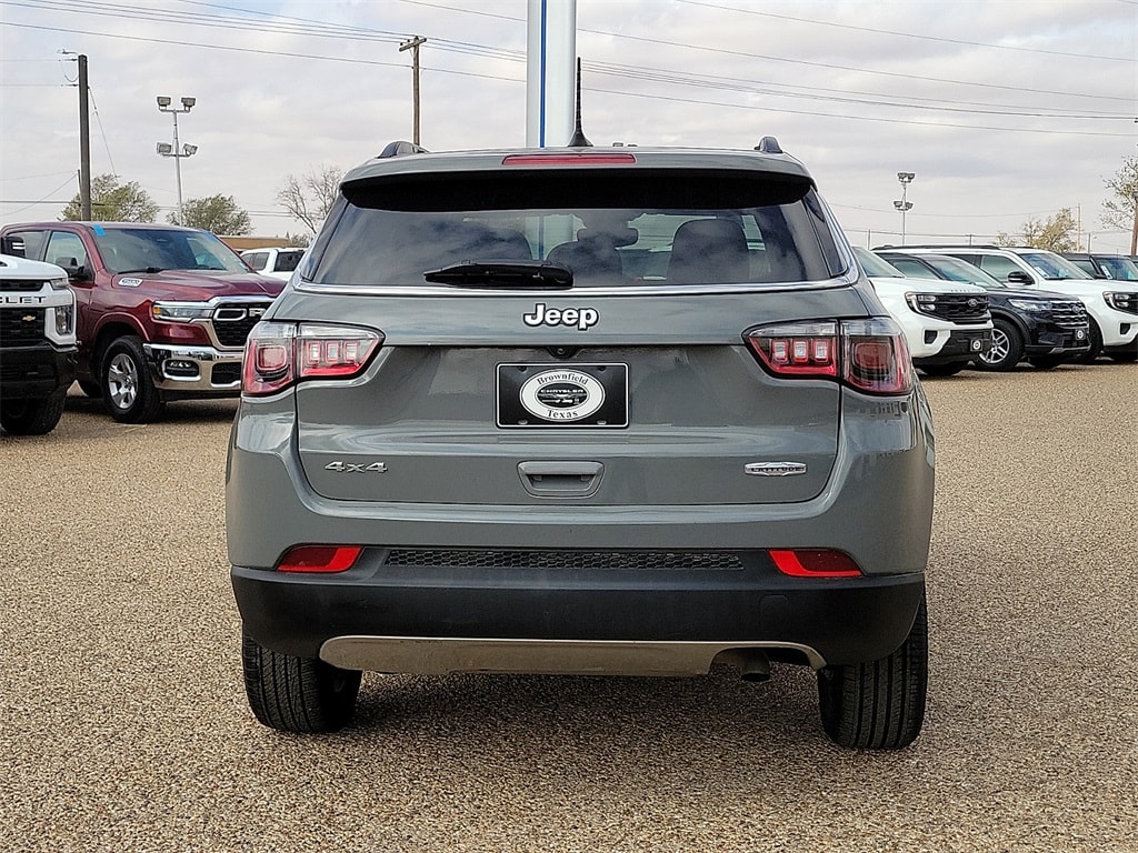 2024 Jeep Compass Latitude photo 3