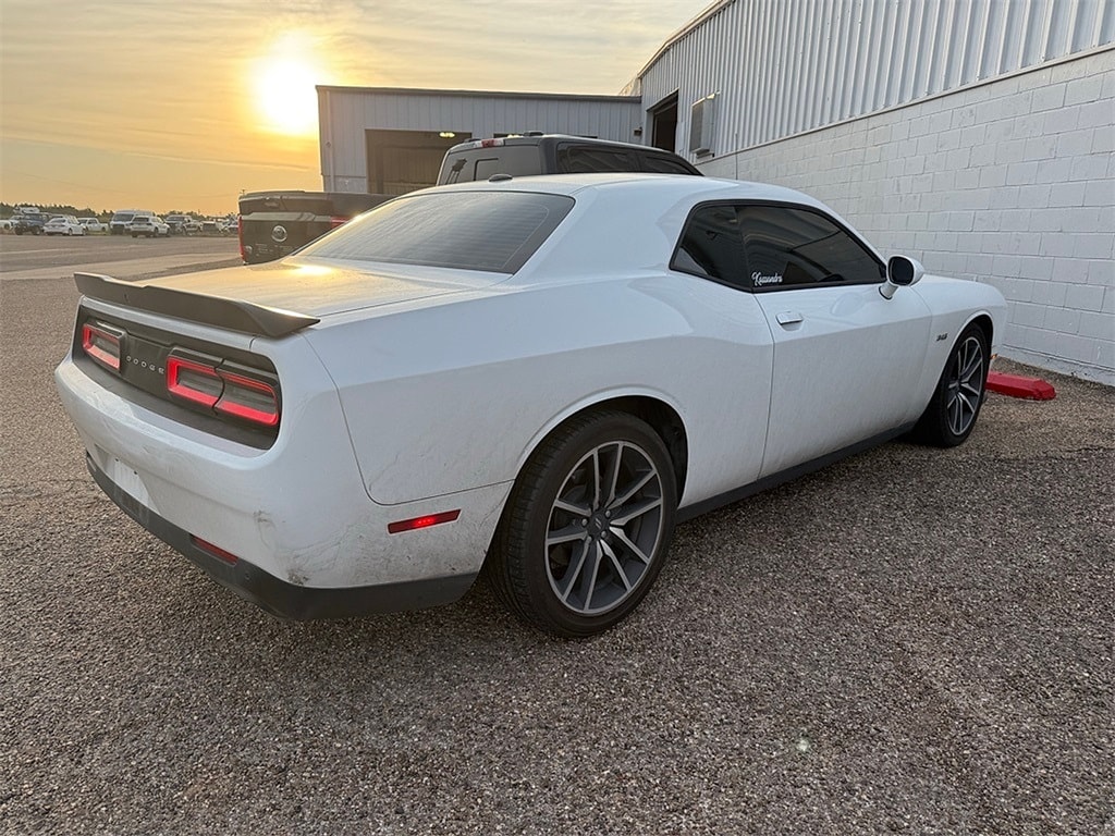2023 Dodge Challenger R/T photo 4