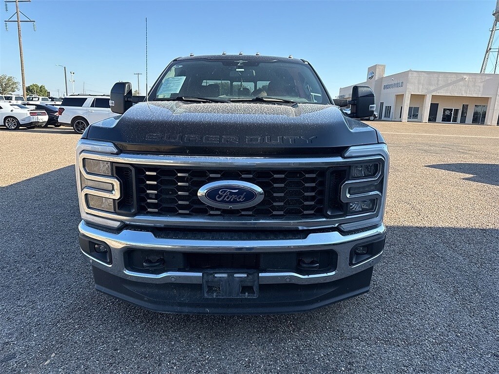 2023 Ford F-350 Lariat photo 2