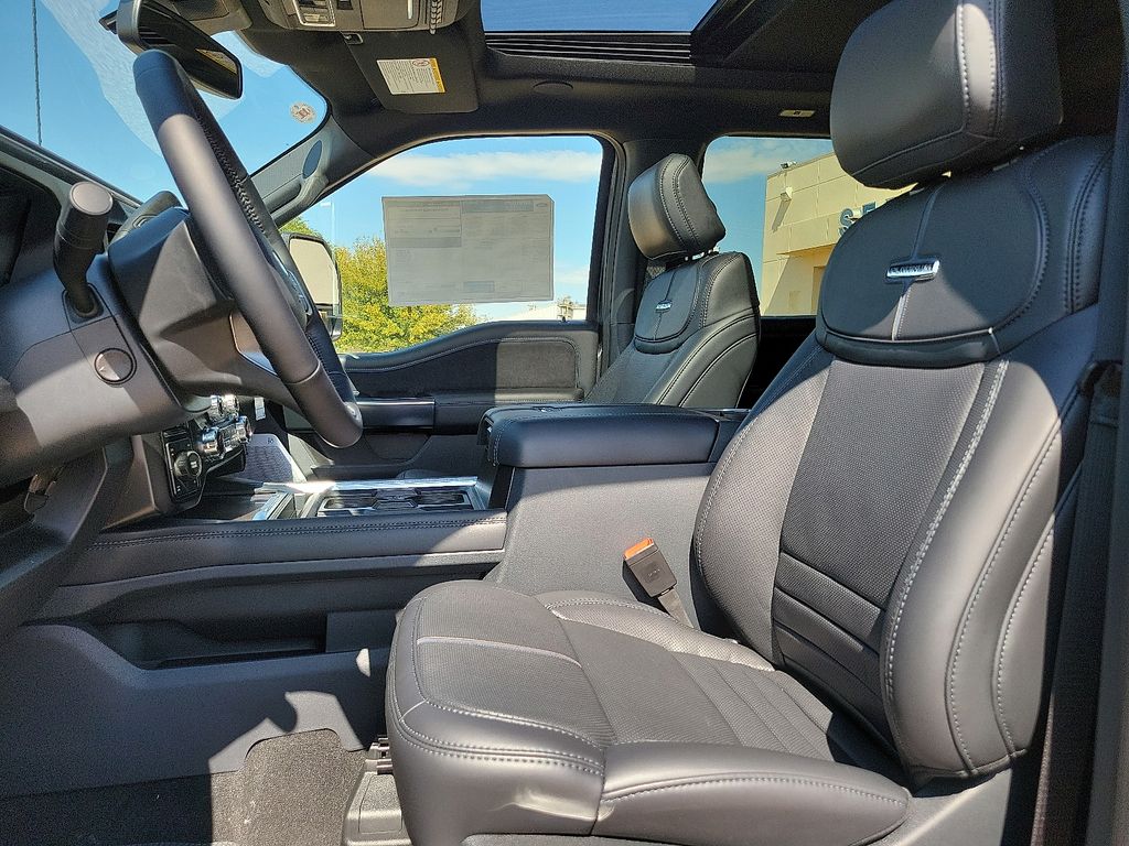 2026 Ford F-250 Super Duty Platinum - Photo 12