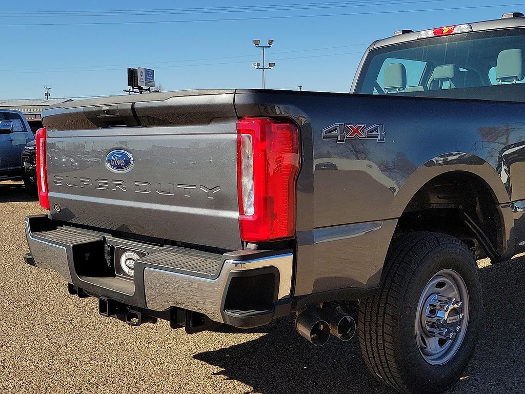2026 Ford F-350 Super Duty XL - Photo 14