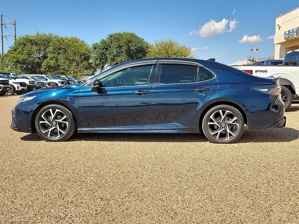 2021 Toyota Camry XSE photo 2