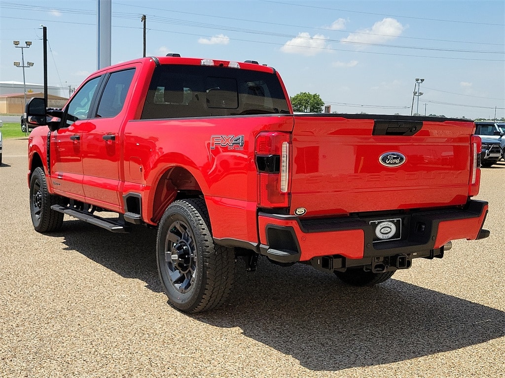 New 2025 Ford F-250 Truck Crew Cab
