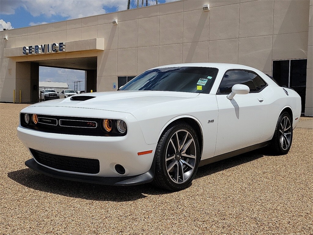 2023 Dodge Challenger R/T photo 2