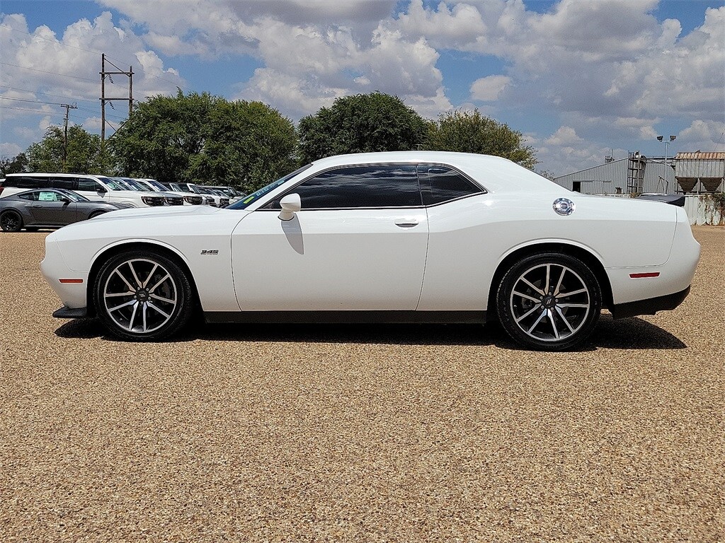 2023 Dodge Challenger R/T photo 3