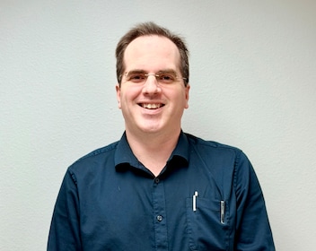 Staff member Robert Fuller from ID_f65459