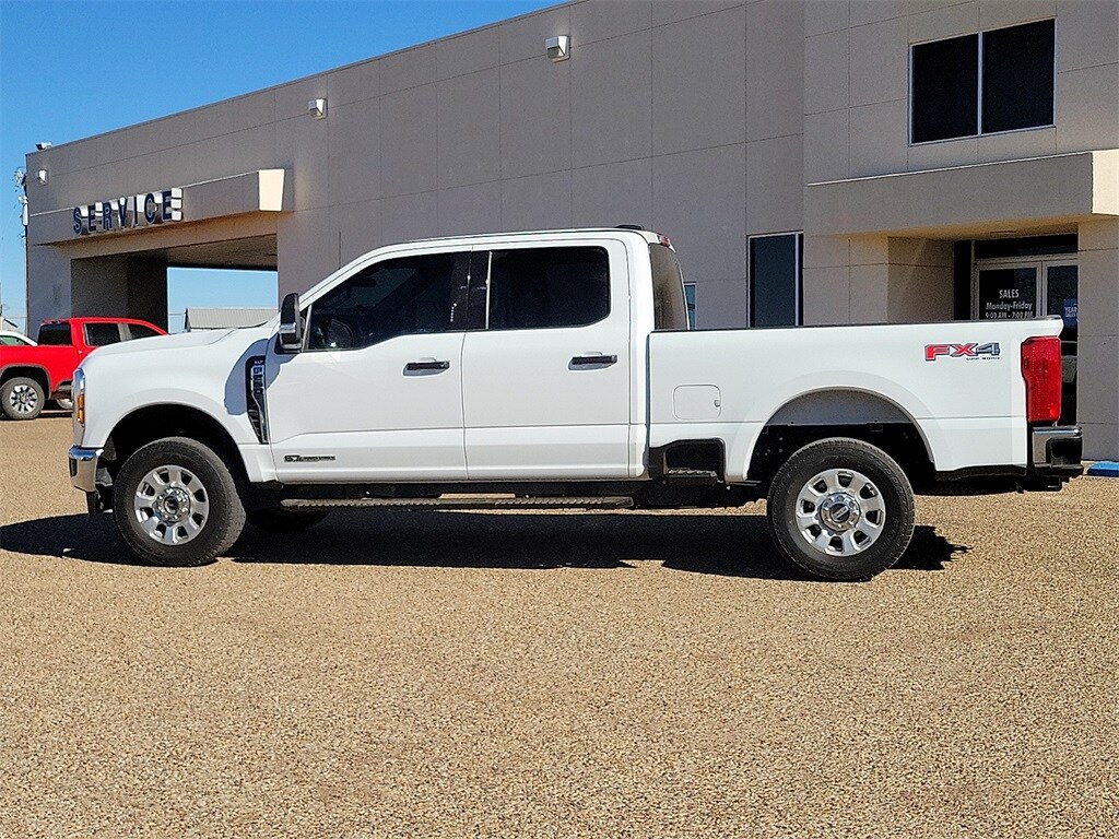 2024 Ford F-250 XLT photo 2