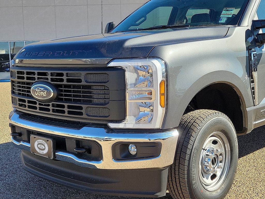 2026 Ford F-350 Super Duty XL - Photo 13