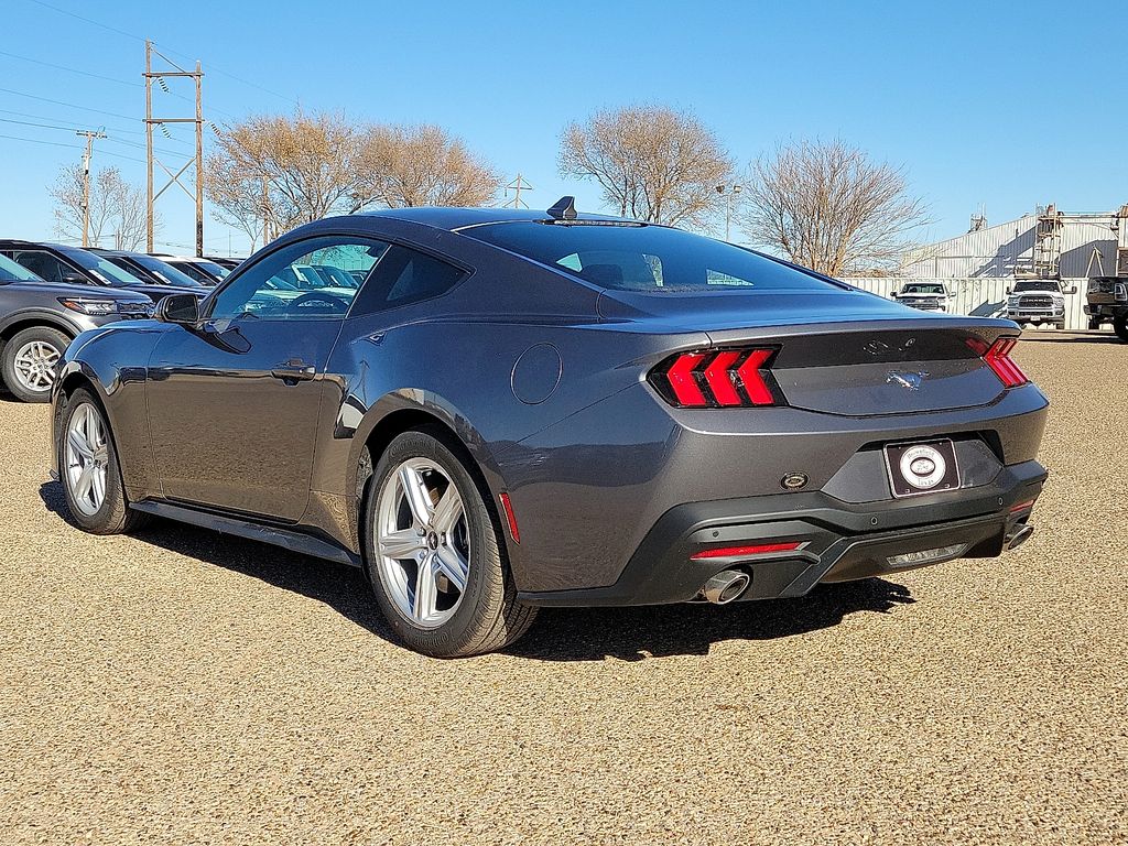 2026 Ford Mustang EcoBoost Fastback - Photo 3