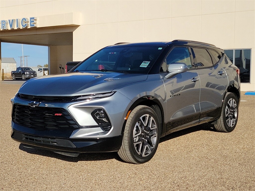2024 Chevrolet Blazer RS photo 2